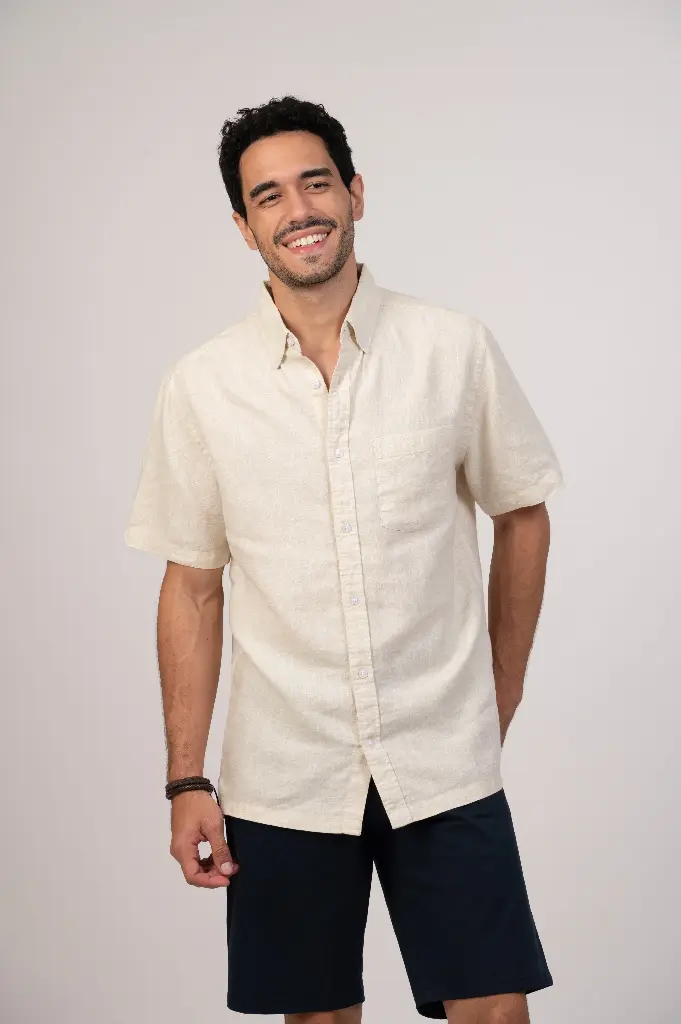 Vintage Look: Timeless Linen Shirt