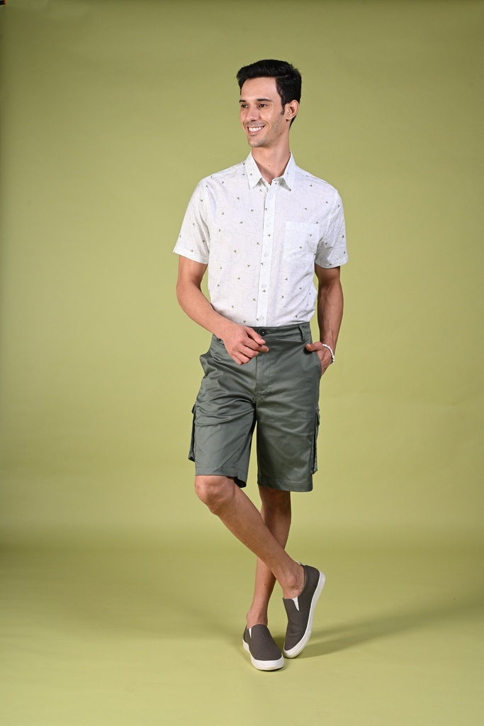 Breezy Day Out Cargo Shorts- Four Leaf Clover